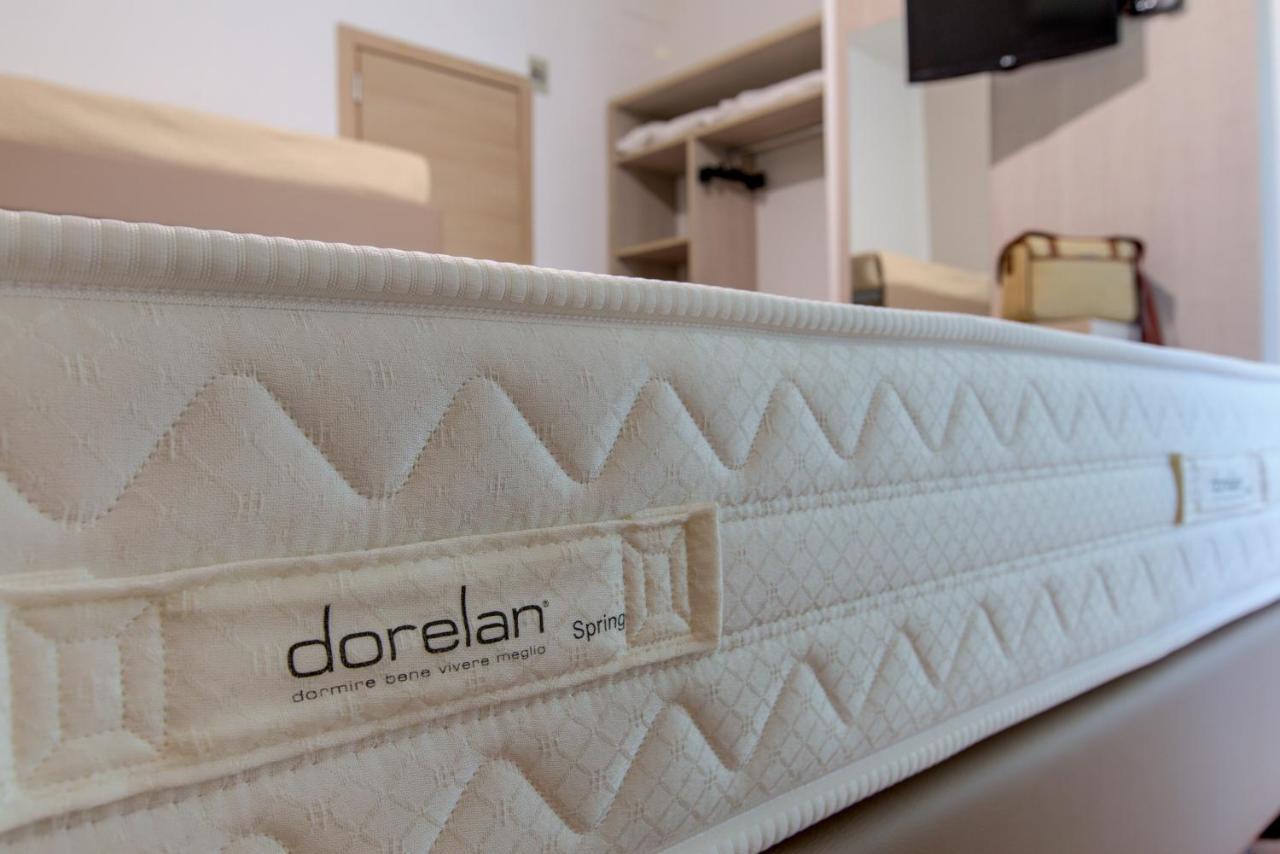 Hotel Cimarosa Riccione Luaran gambar